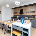 5o5 Deluxe By Oneapartments Σόποτ