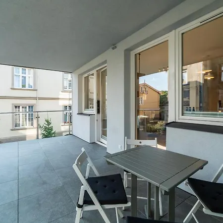 5o5 Deluxe By Oneapartments Апартаменти